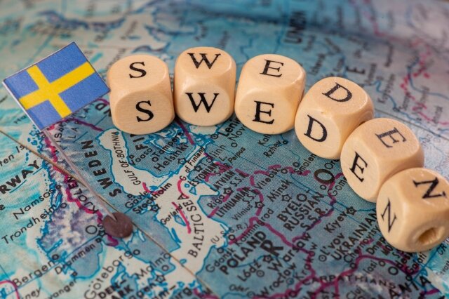 スウェーデンの地図と国旗.jpg